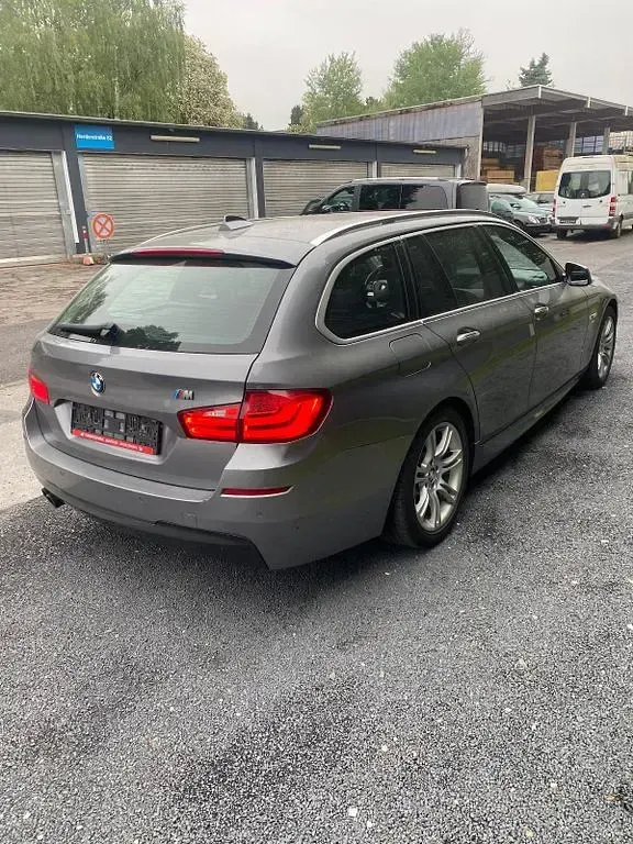 Gebraucht BMW 520 M Sport 184 PS (135 kW) 2013 Grau Limousine