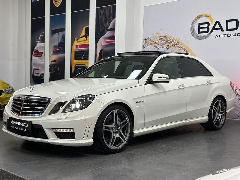 Weiß Gebraucht 2010 Mercedes E63 AMG AMG Limousine | 31.900 € (Fairer Preis) - Bild 1/4