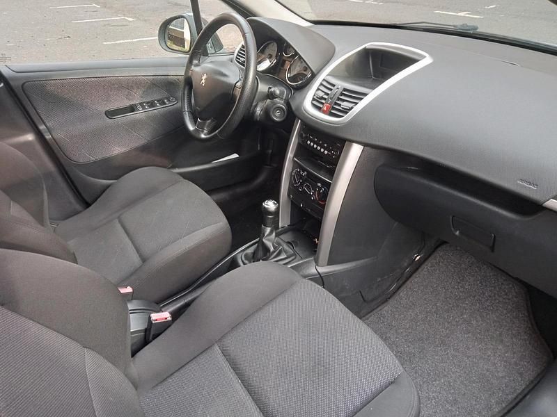 Gebraucht Peugeot 207 90 PS (66 kW) 2009 Kleinwagen