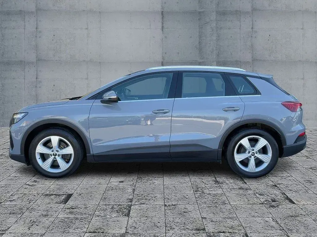 Gebraucht Audi Q4 e-tron Sport 150 kW (204 PS) 2023 Kieselgrau SUV