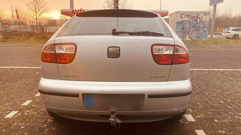 Gebraucht Seat Leon 105 PS (77 kW) 2003 Silber Kleinwagen