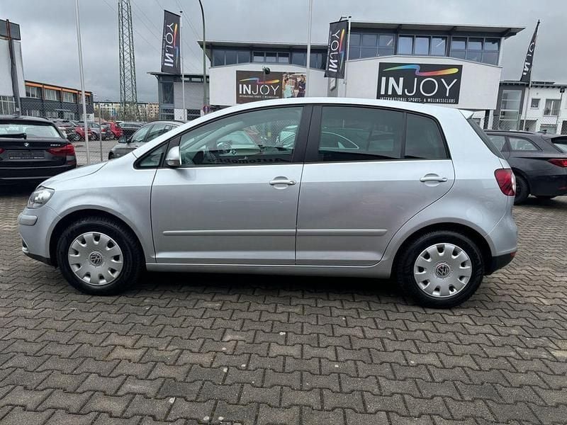Second-hand VW Golf V 102 CP (75 kW) 2007 Argintiu Berlinǎ