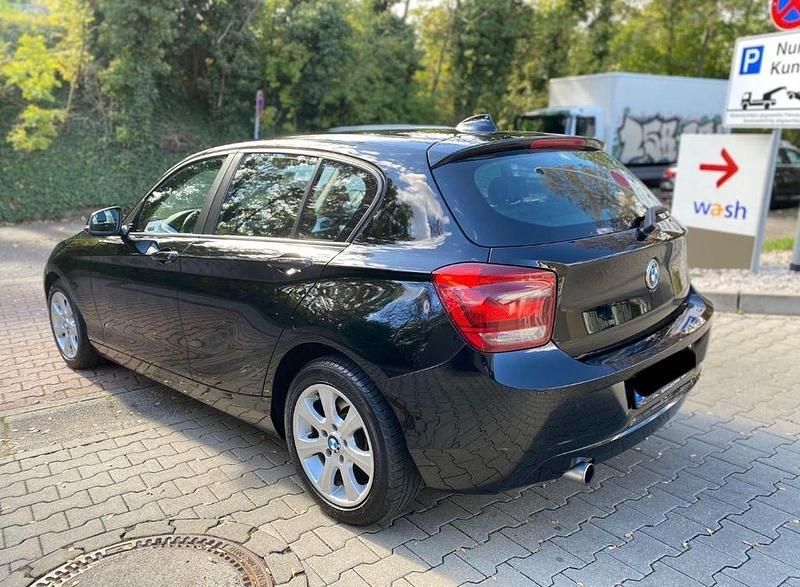 Gebraucht BMW 116 136 PS (100 kW) 2012 Schwarz Kleinwagen