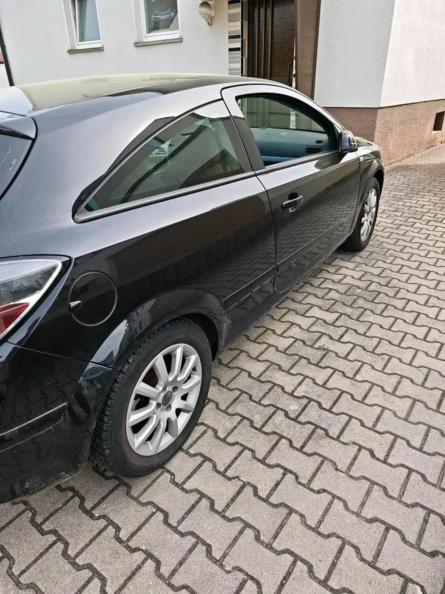 Gebraucht Opel Astra GTC 105 PS (77 kW) 2008 Schwarz Coupé