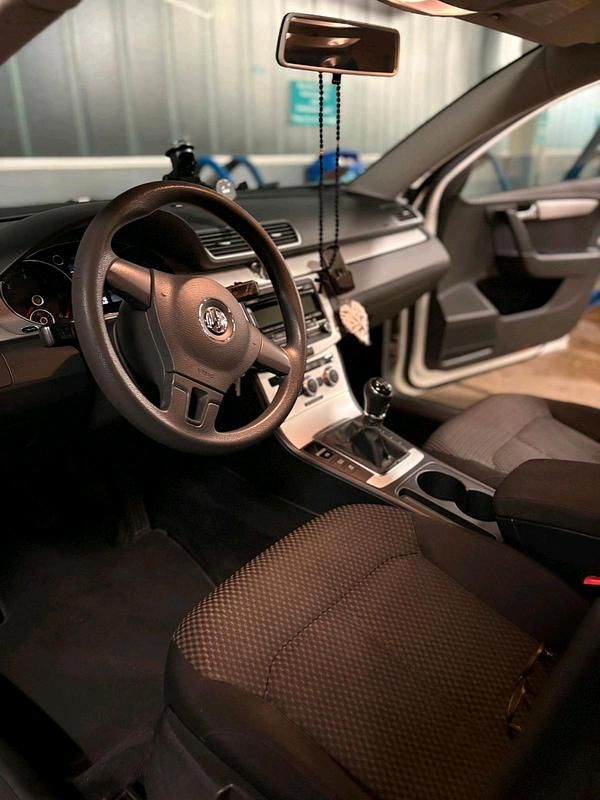 Gebraucht VW Passat 105 PS (77 kW) 2014 Weiß Kombi