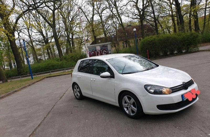 Weiß Gebraucht 2009 VW Golf VI Kombi | 5.499 € - Bild 1/4