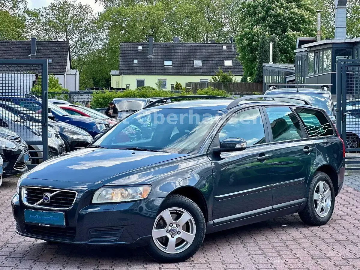 Gebraucht Volvo V50 Kinetic 125 PS (91 kW) 2009 Grau Kombi