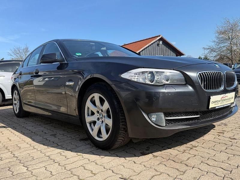 Gebraucht BMW 520 184 PS (135 kW) 2011 Grau Limousine