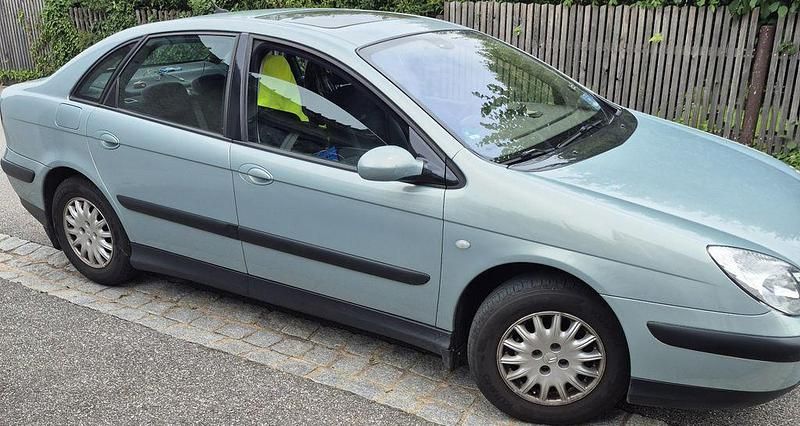 Grau Gebraucht 2002 Citroën C5 Exclusive Limousine | 3.000 € (Fairer Preis) - Bild 1/3