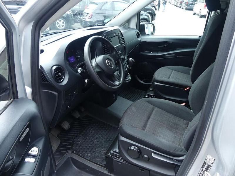 Gebraucht Mercedes Vito 103 PS (75 kW) 2021 Silber Van