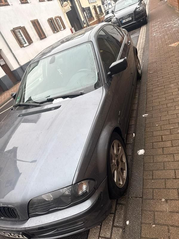 Grau Gebraucht 2000 BMW 325 Limousine | 3.200 € (Fairer Preis) - Bild 1/4