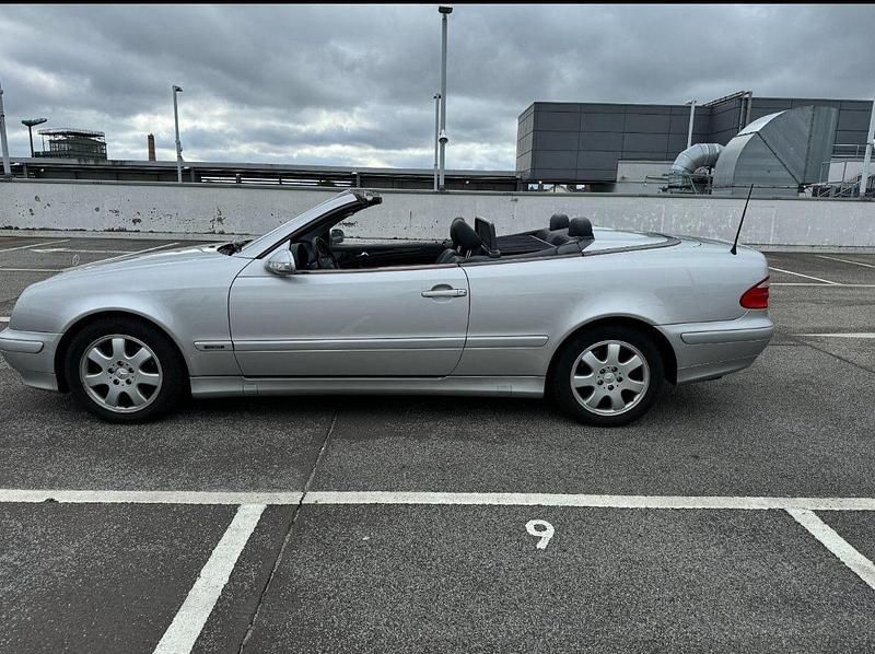 Silber Gebraucht 2000 Mercedes CLK200 Cabrio | 2.200 € (Superpreis) - Bild 1/4