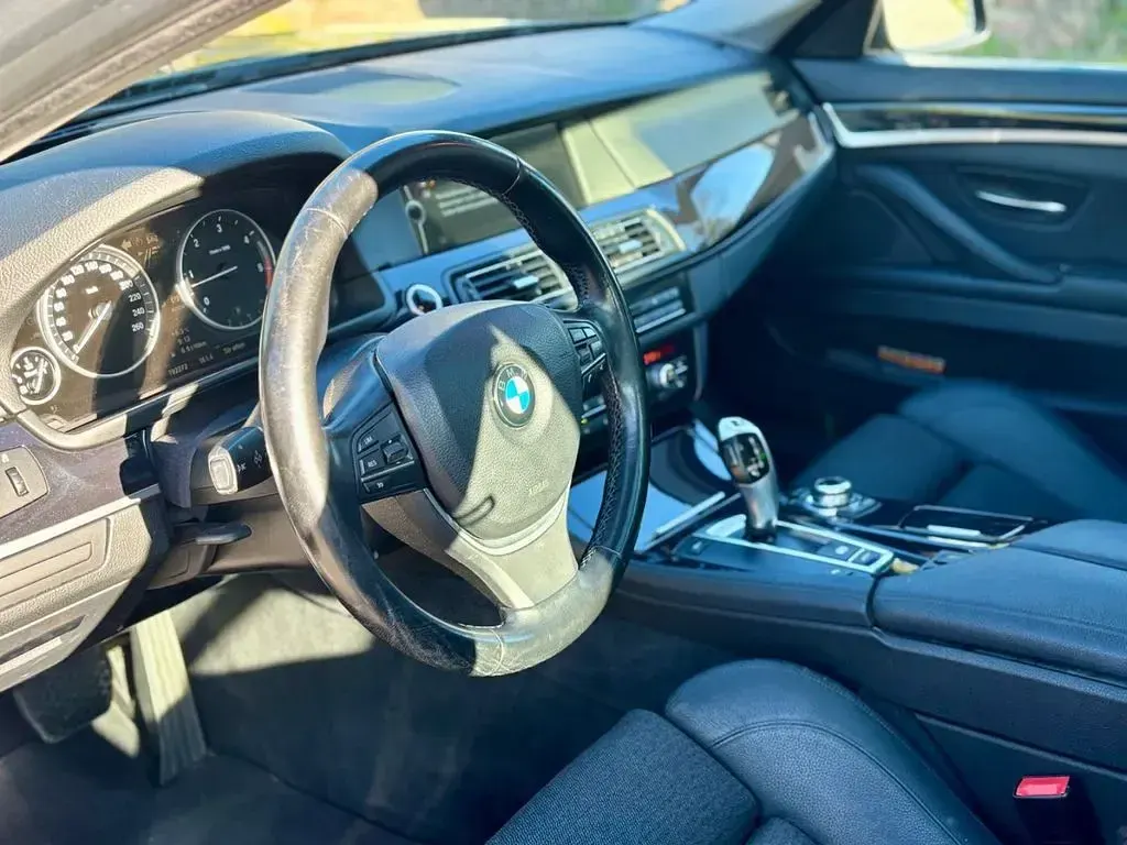 Usata BMW 525 Sport Line 204 CV (150 kW) 2010 Grigio Station wagon