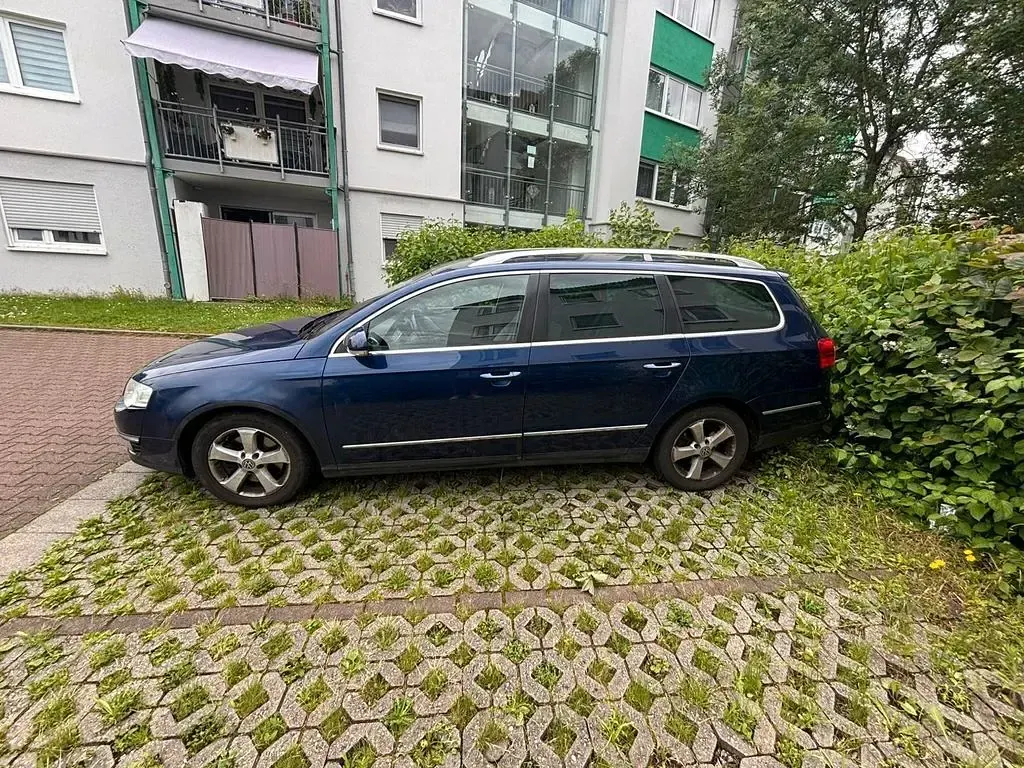 Gebraucht VW Passat Highline 140 PS (102 kW) 2009 Blau Limousine