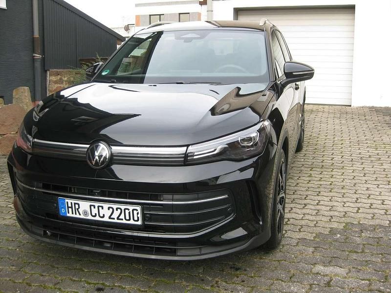 Gebraucht VW Tiguan Goal 150 PS (110 kW) 2025 Schwarz SUV