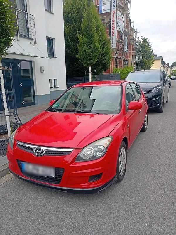 Rot Gebraucht 2009 Hyundai i30 Kleinwagen | 1.200 € (Superpreis) - Bild 1/4