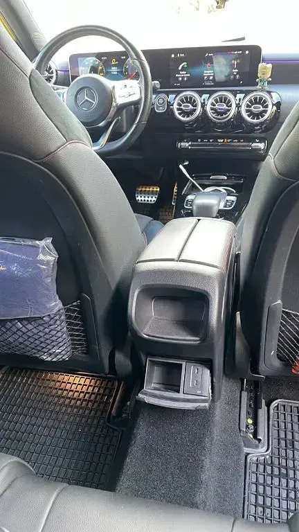 Gebraucht Mercedes A250 224 PS (164 kW) 2019 Gelb Limousine