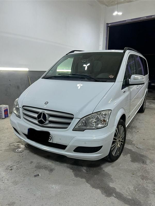 Weiß Gebraucht 2012 Mercedes Viano Van / Kleinbus | 13.000 € - Bild 1/4