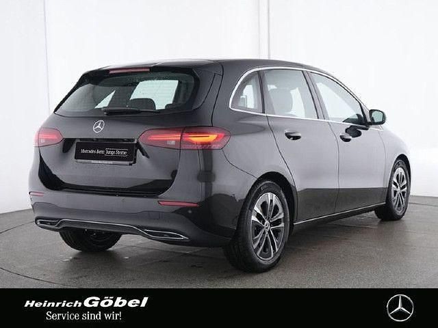 Gebraucht Mercedes B180 Progressive 136 PS (100 kW) 2024 Lack kosmosschwarz Van / Kleinbus