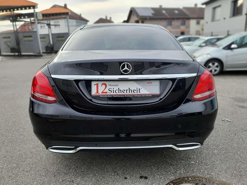 Gebraucht Mercedes C180 Avantgarde 156 PS (114 kW) 2015 Obsidianschwarz  metalliclack Limousine