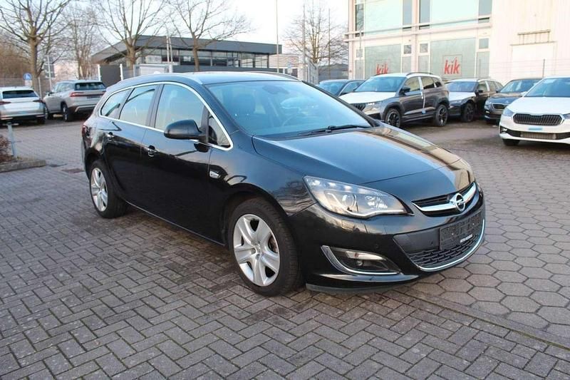 Gebraucht Opel Astra Innovation 140 PS (102 kW) 2012 Graphitschwarz/carbon flash/mi Kombi
