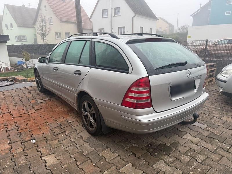 Gebraucht Mercedes C200 Classic 163 PS (119 kW) 2006 Grau Kombi