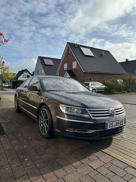 Second-hand VW Phaeton 334 CP (245 kW) 2011 Maro Berlinǎ