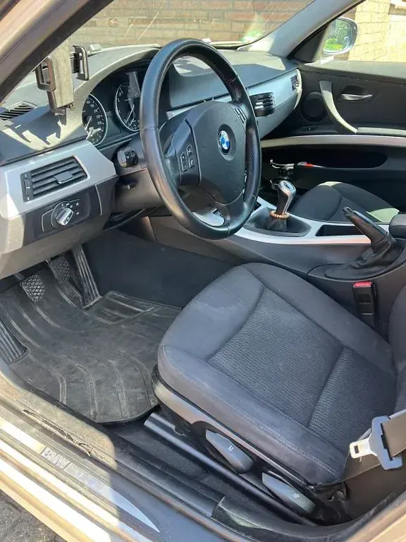 Gebraucht BMW 318 143 PS (105 kW) 2008 Silber Limousine