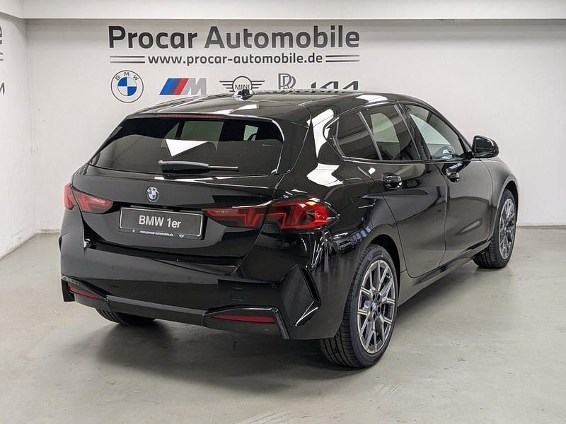 Neu BMW 116 122 PS (89 kW) 2025 Schwarz Kleinwagen