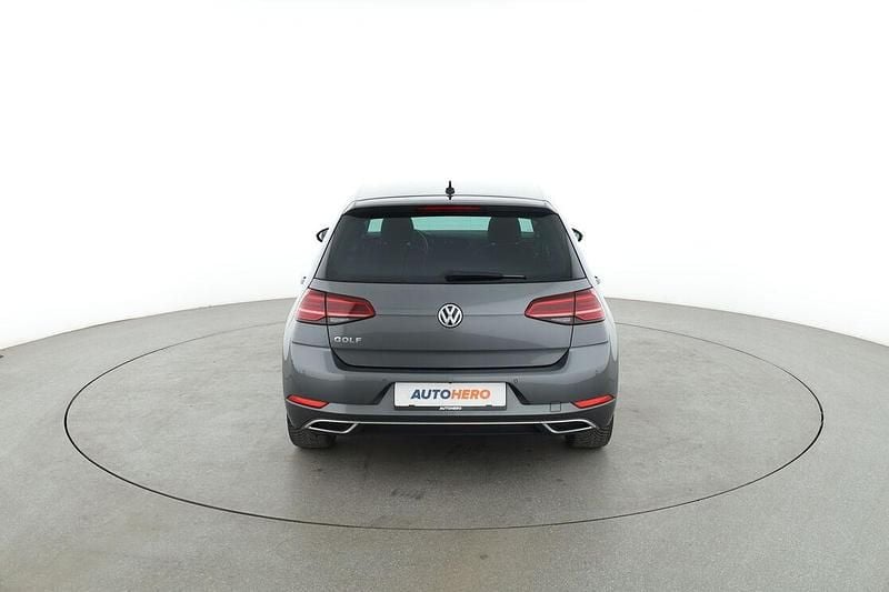 Gebraucht VW Golf Highline 2019 Grau Limousine