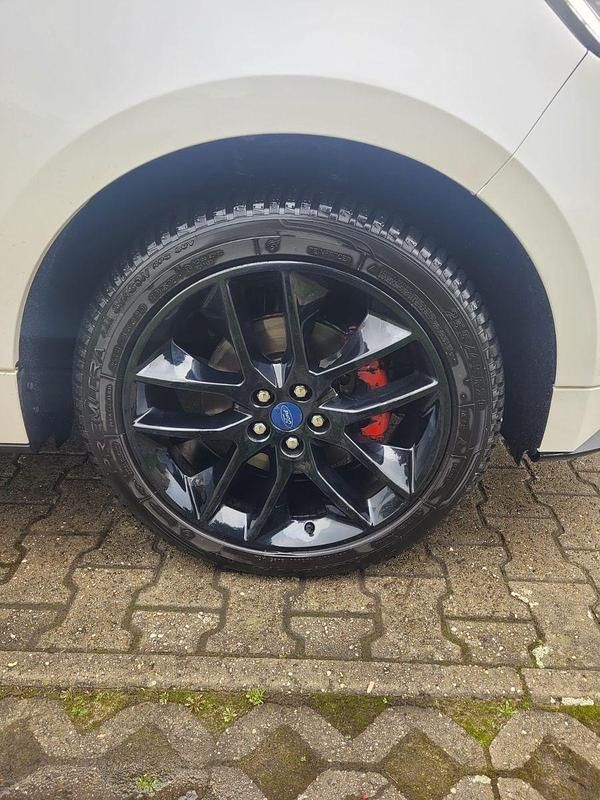 Second-hand Ford Edge 209 CP (153 kW) 2017 Negru SUV