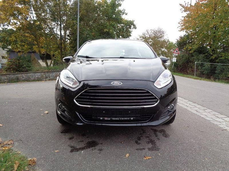 Gebraucht Ford Fiesta Trend 80 PS (58 kW) 2015 Schwarz Kleinwagen