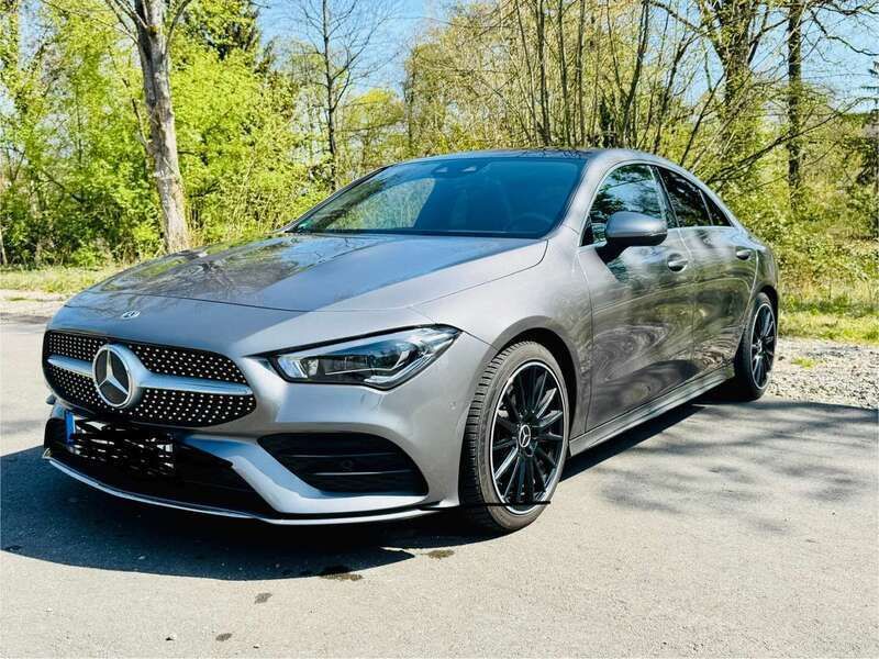 Grau Gebraucht 2019 Mercedes CLA220 Limousine | 29.990 € (Fairer Preis) - Bild 1/4