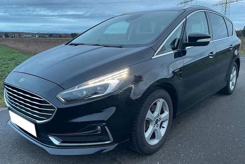 Schwarz Gebraucht 2020 Ford S-MAX Titanium Van / Kleinbus | 17.400 € (Superpreis) - Bild 1/4