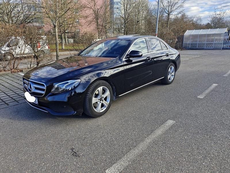 Gebraucht Mercedes E220 194 PS (142 kW) 2017 Schwarz Limousine