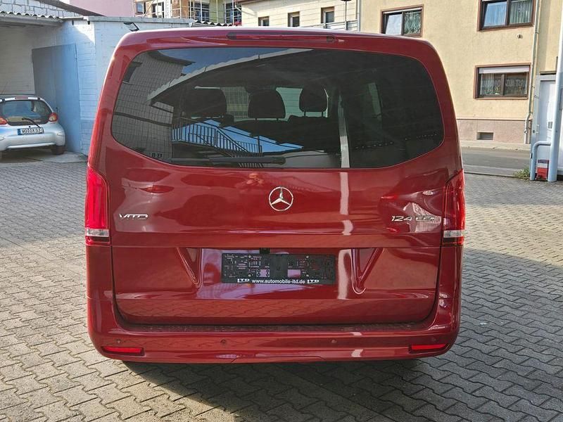 Gebraucht Mercedes Vito 237 PS (174 kW) 2022 Rot Van