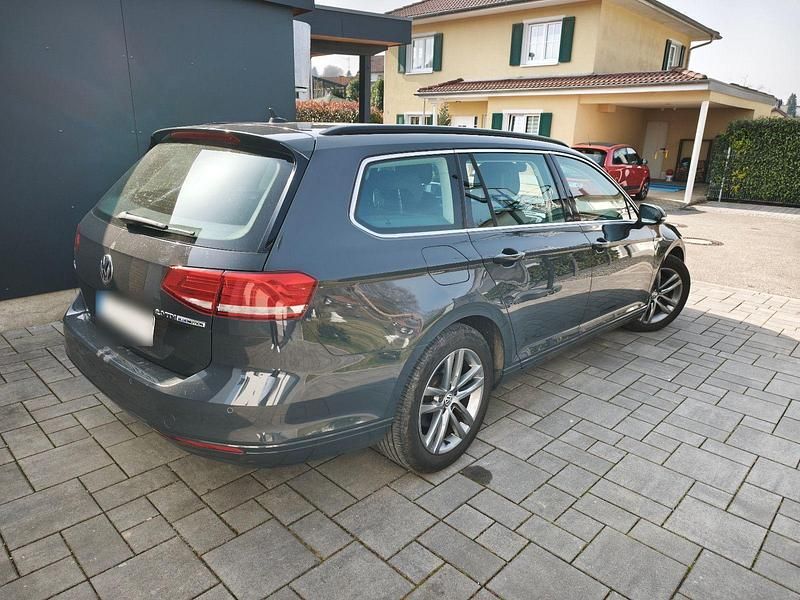 Gebraucht VW Passat 150 PS (110 kW) 2016 Grau Kombi