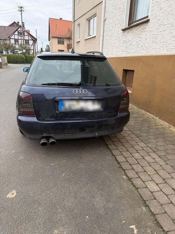 Gebraucht Audi A4 125 PS (91 kW) 1997 Blau Kombi