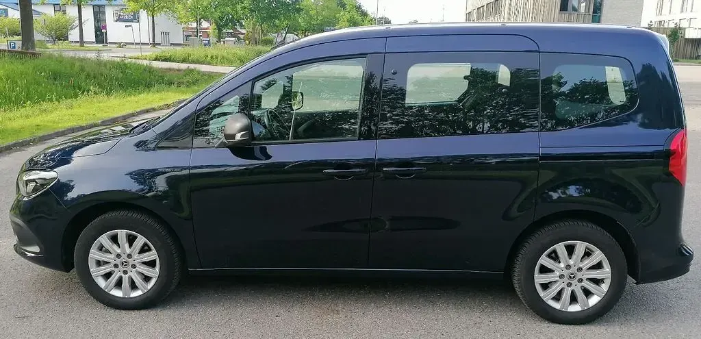 Gebraucht Mercedes eCitan 89 kW (122 PS) 2024 Blau Kombi