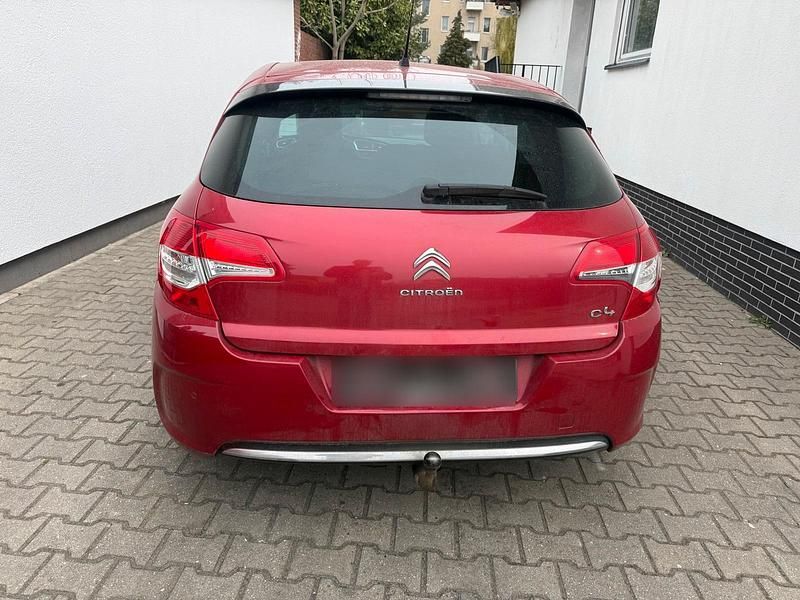 Gebraucht Citroën C4 Tendance 120 PS (88 kW) 2011 Rot Limousine