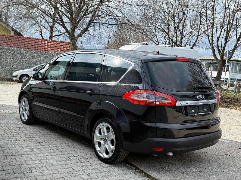 Gebraucht Ford S-MAX Titanium 140 PS (102 kW) 2012 Pantherschwarz metallic Van / Kleinbus