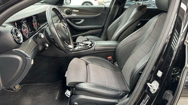 Gebraucht Mercedes E220 Avantgarde 194 PS (142 kW) 2017 Schwarz Limousine