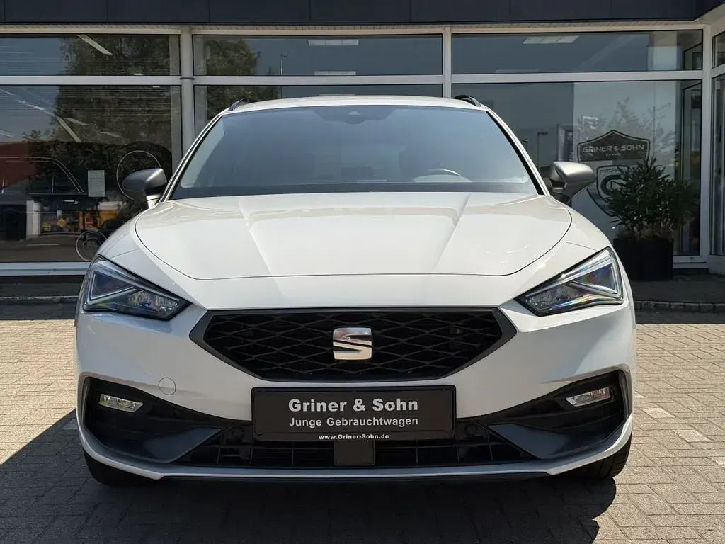 Gebraucht Seat Leon FR 204 PS (150 kW) 2022 Weiß Limousine