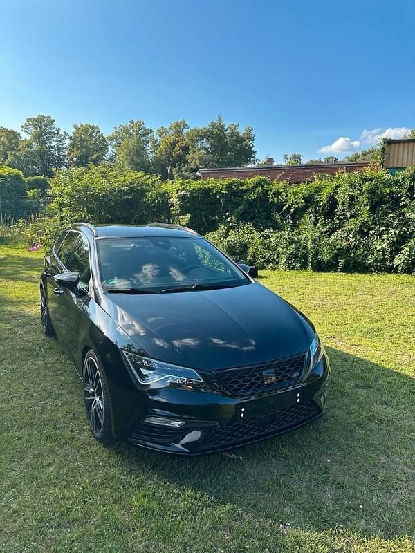 Schwarz Gebraucht 2020 Cupra Leon Kombi | 23.299 € (Superpreis) - Bild 1/4