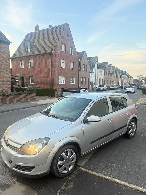 Gebraucht Opel Astra 105 PS (77 kW) 2005 Kleinwagen