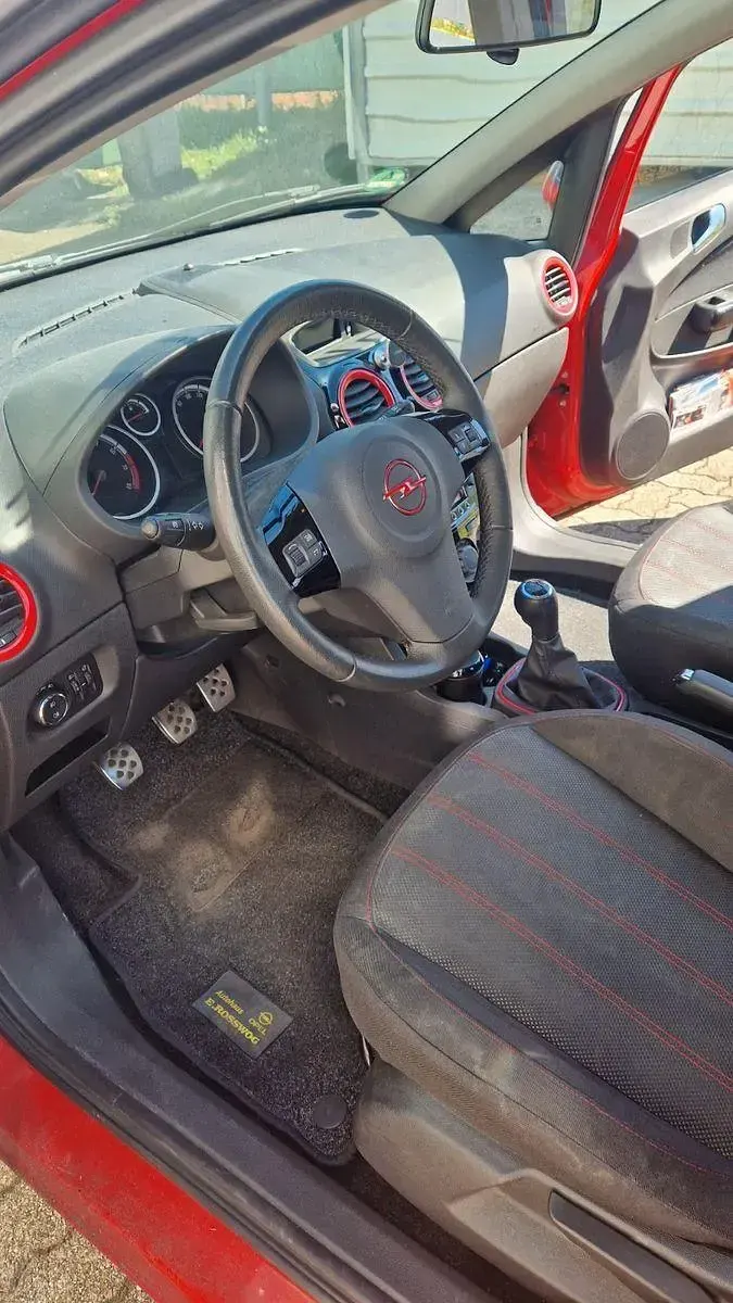 Gebraucht Opel Corsa Color Edition 101 PS (74 kW) 2013 Rot Kleinwagen