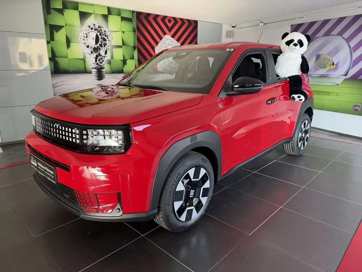 Neu Fiat Grande Panda Business 110 PS (80 kW) 2026 Passione rot Kleinwagen