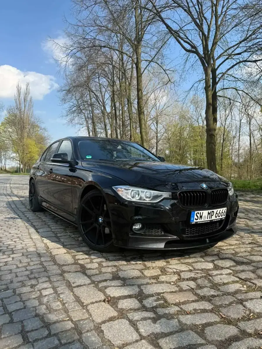Gebraucht BMW 320 184 PS (135 kW) 2015 Schwarz Limousine