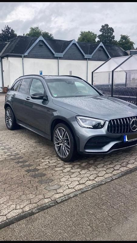Andere farben Gebraucht 2020 Mercedes GLC43 AMG AMG SUV | 50.111 € (Fairer Preis) - Bild 1/4