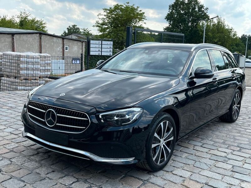 Schwarz Gebraucht 2022 Mercedes E300 Kombi | 27.950 € (Superpreis) - Bild 1/4